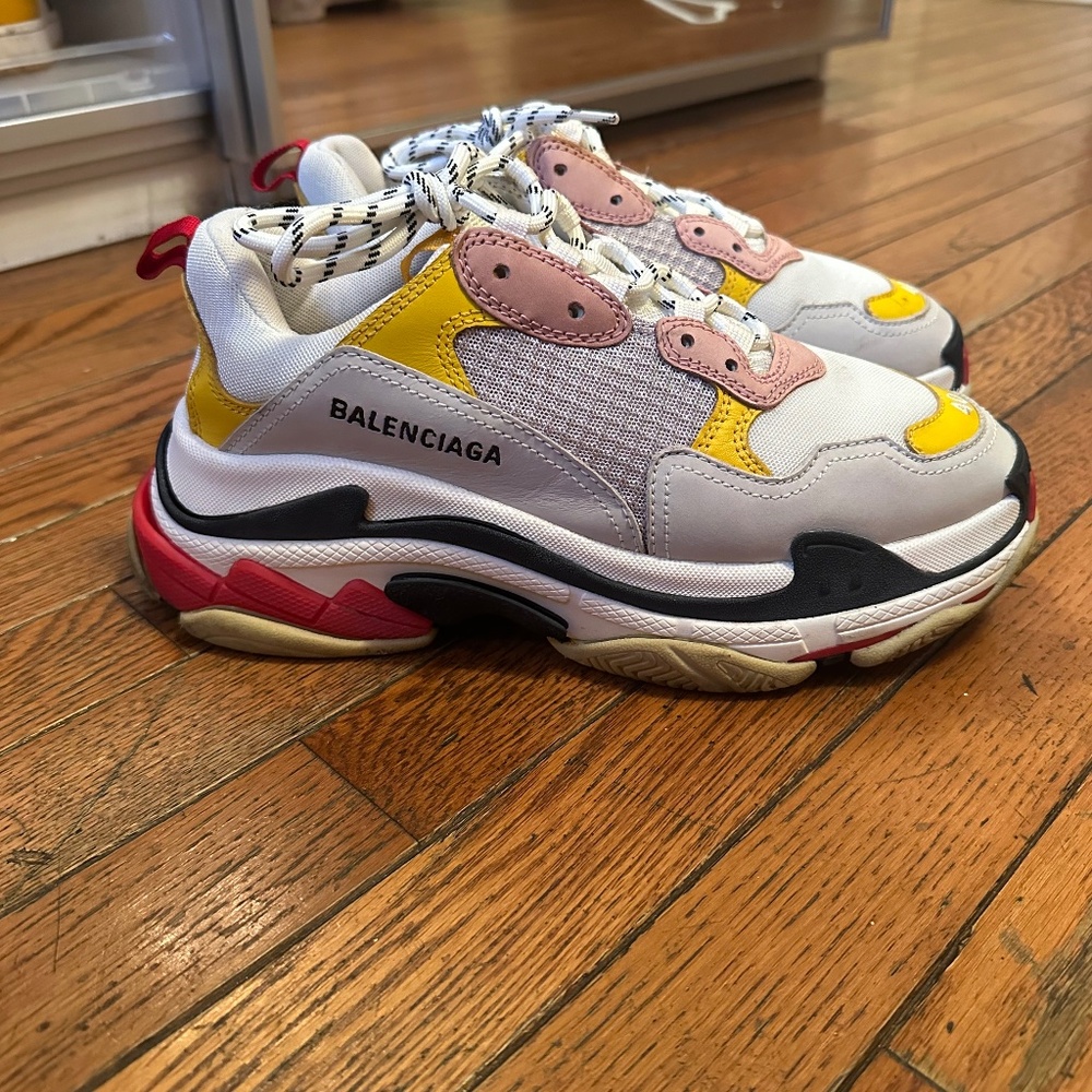TRIPLE S BALENCIAGA